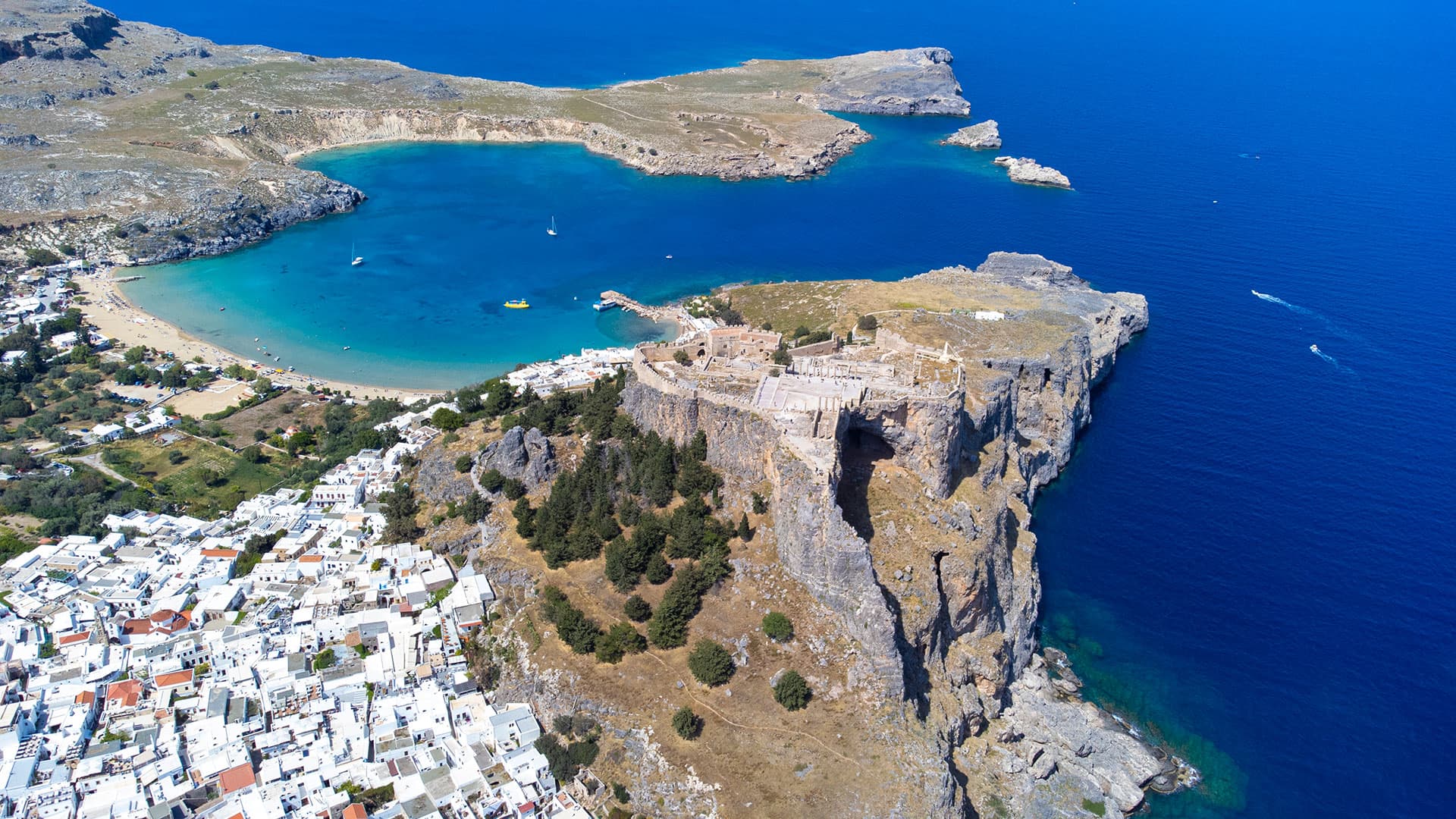 Ιδιωτική μεταφορά από το Αεροδρόμιο Ρόδου προς τη Λίνδο: γιατί οι έξυπνοι ταξιδιώτες κάνουν κράτηση εκ των προτέρων